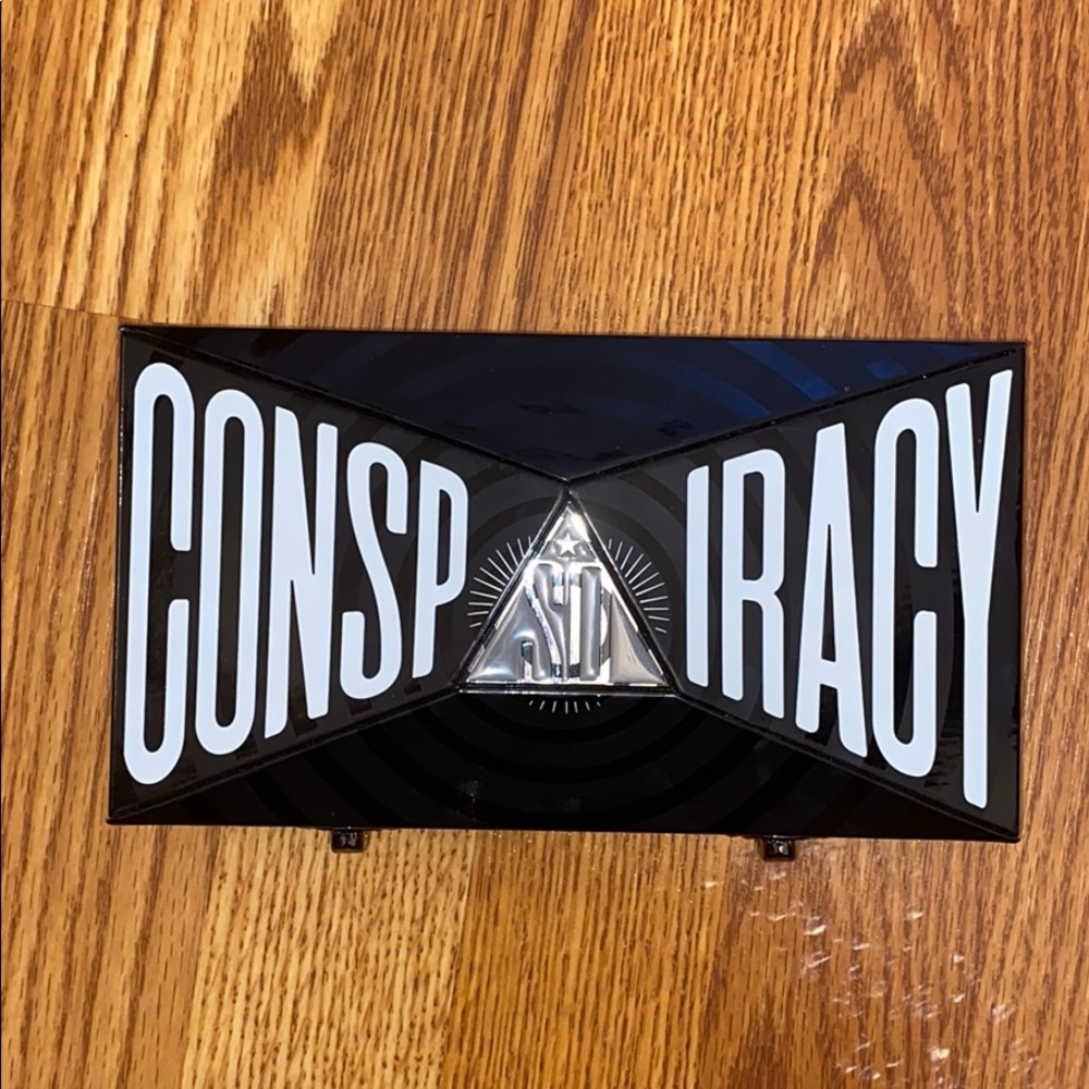 Conspiracy Palette